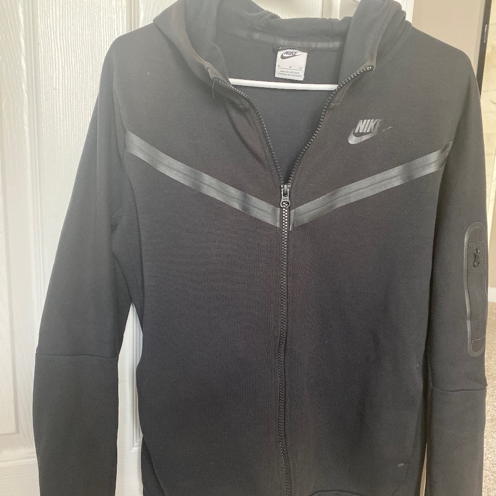 Kids XL Nike Tech